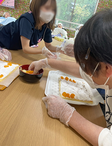 大きなケーキを作りました。