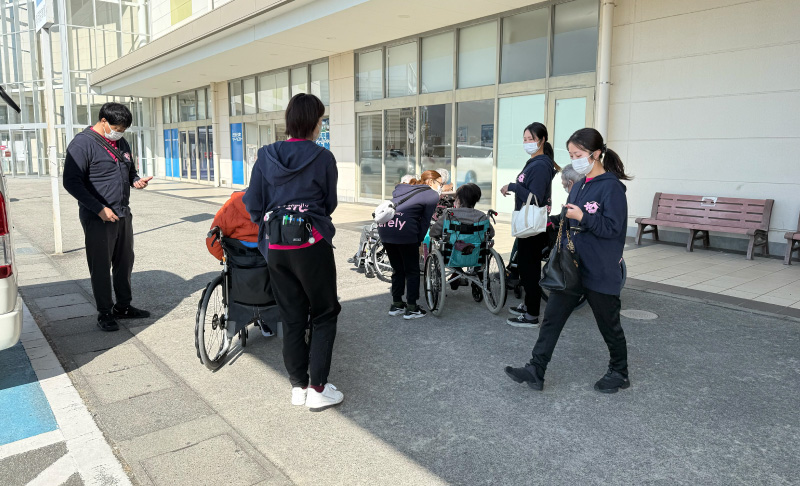 「ラザウォーク甲斐双葉」へお買い物レクに出かけてまいりました！